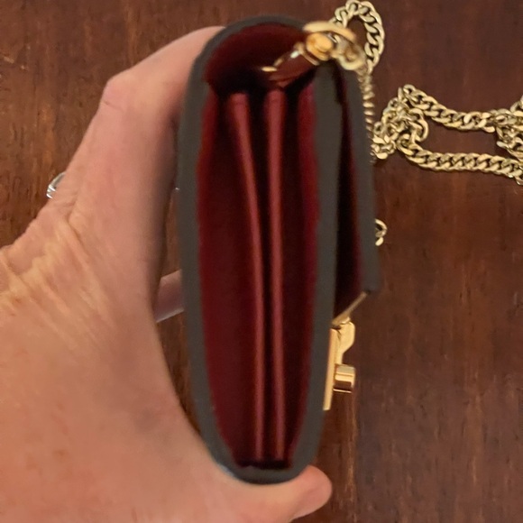 Gucci Floral Wallet on Chain Clutch - Picture 7 of 7